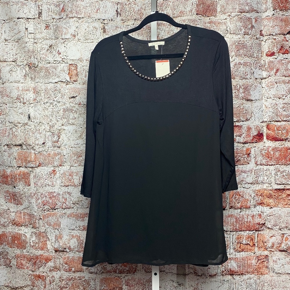 NWT Ava James Womenʻs Black Long Sleeve Scoop Neck Blouse Medium